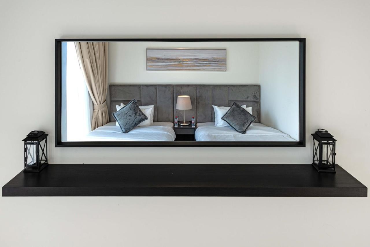 Apartment Sleeps 8 Burj Views Direct Mall Access *