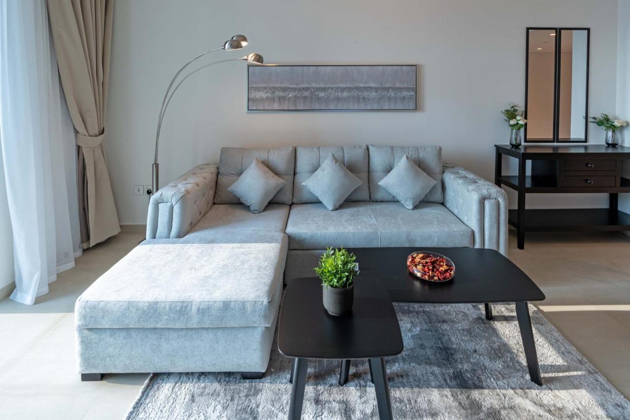 Sleeps 8 Burj Views Direct Mall Access Apartment Dubai