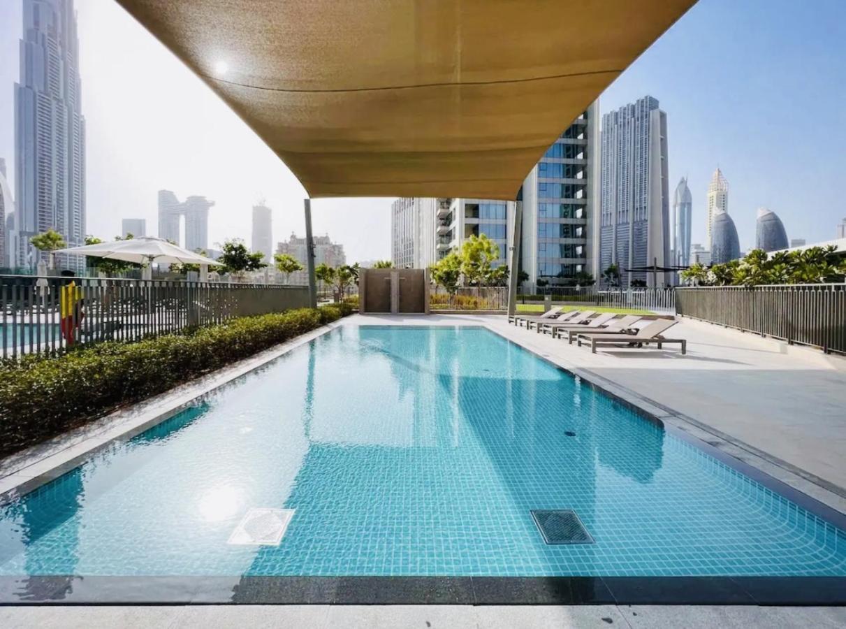 Sleeps 8 Burj Views Direct Mall Access Apartment *