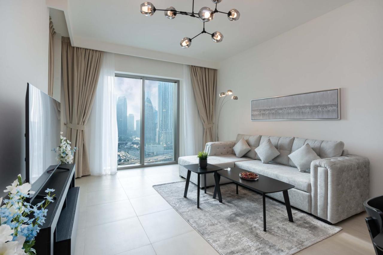 Apartment Sleeps 8 Burj Views Direct Mall Access
