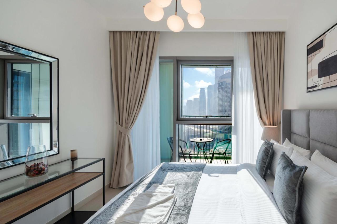 Sleeps 8 Burj Views Direct Mall Access Apartment *