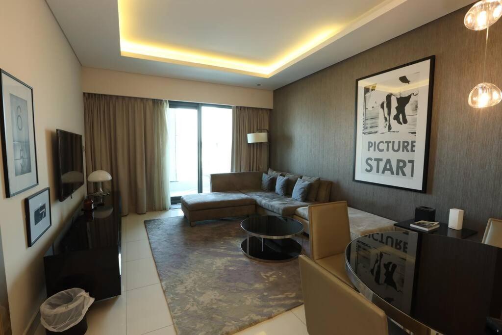 Brown Stone Paramount Towers *