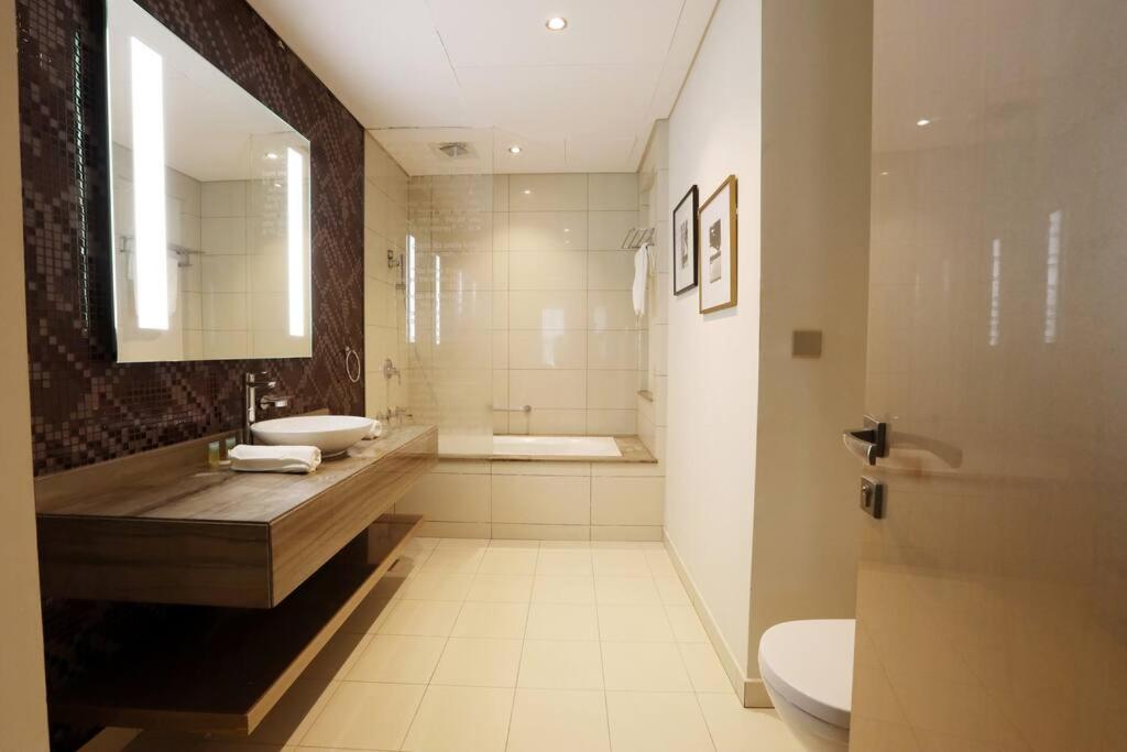 Brown Stone Paramount Towers Daire