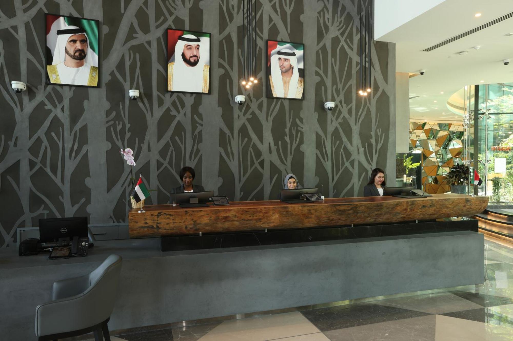 Al Khoory Sky Garden Hotel 4*