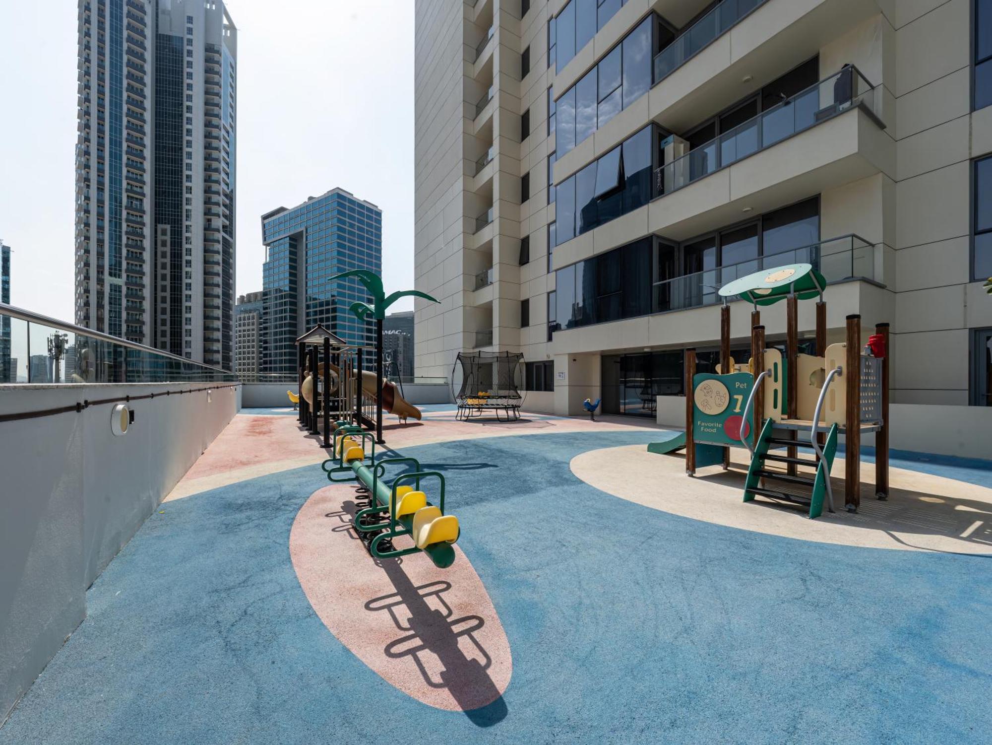 Apartment Stunning & Spacious Central 2bed 2bath Burj View *