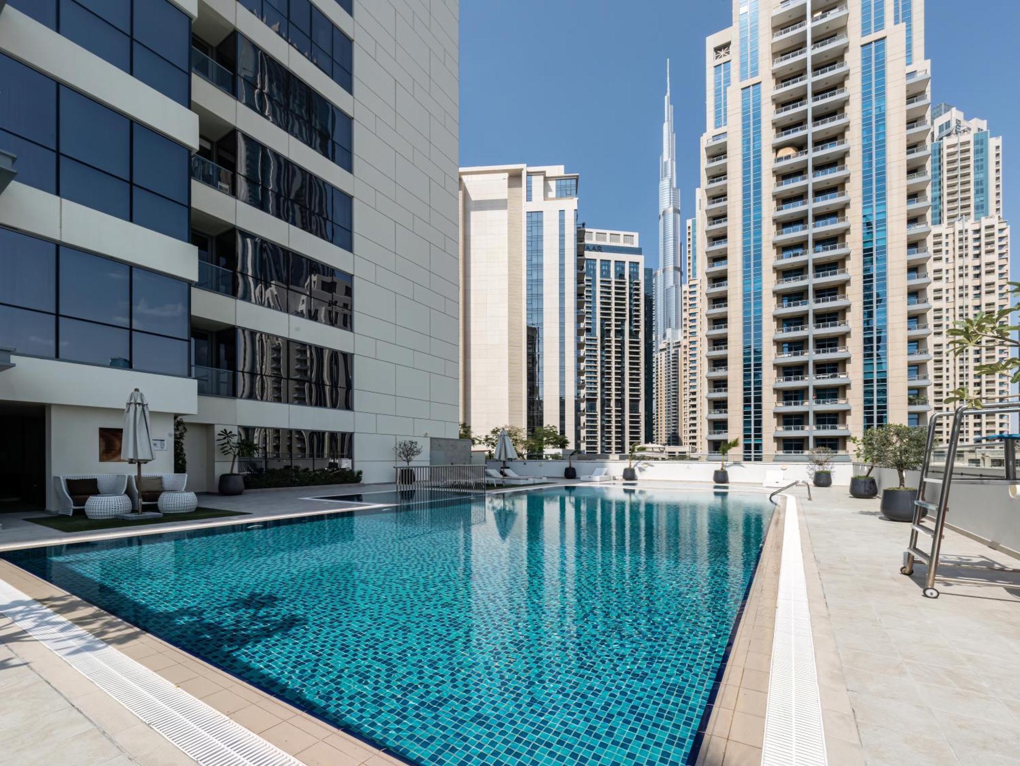 Stunning & Spacious Central 2bed 2bath Burj View Apartment Dubai