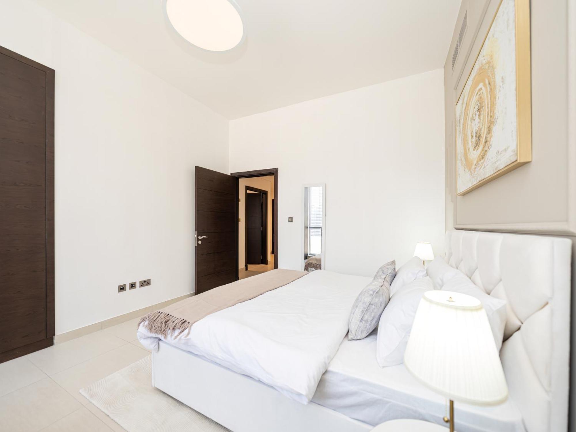 Stunning & Spacious Central 2bed 2bath Burj View Apartment