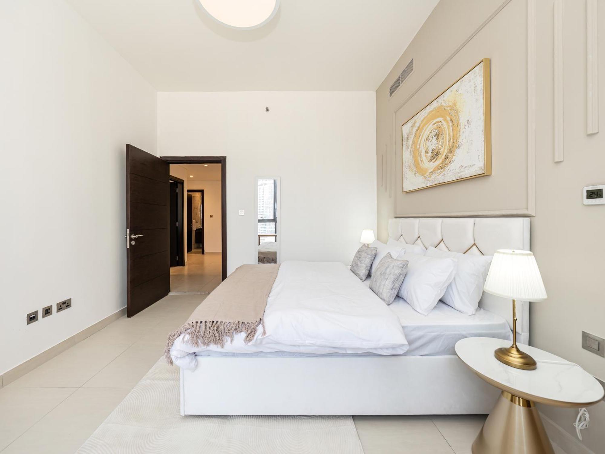 Stunning & Spacious Central 2bed 2bath Burj View Apartment Dubai