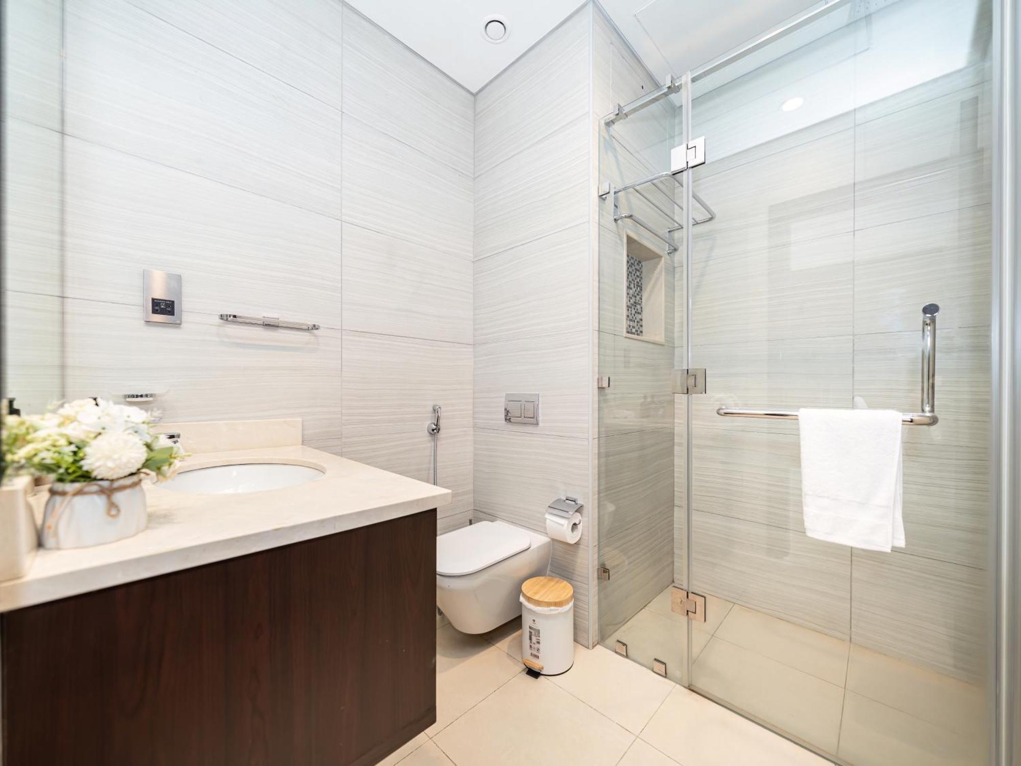 Stunning & Spacious Central 2bed 2bath Burj View *