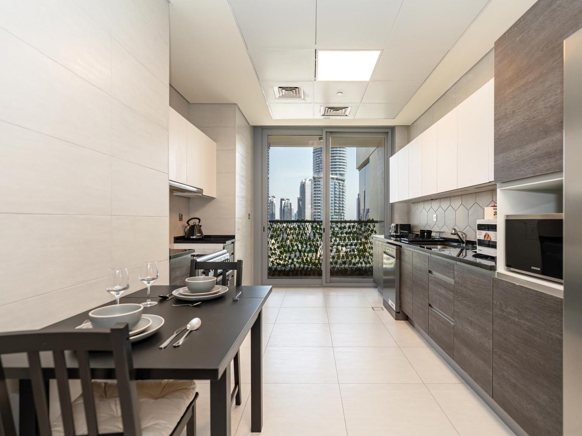 Stunning & Spacious Central 2bed 2bath Burj View Apartment Dubai
