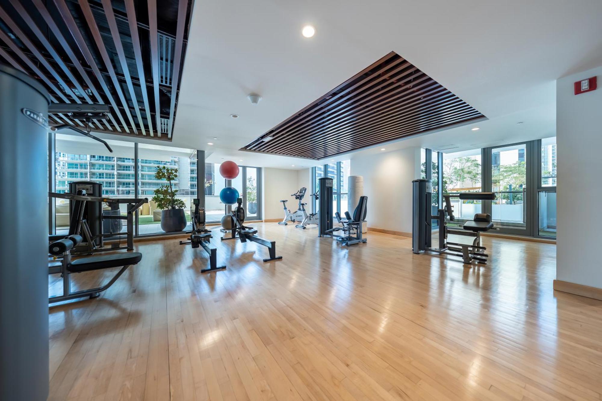 Stunning & Spacious Central 2bed 2bath Burj View Dubai