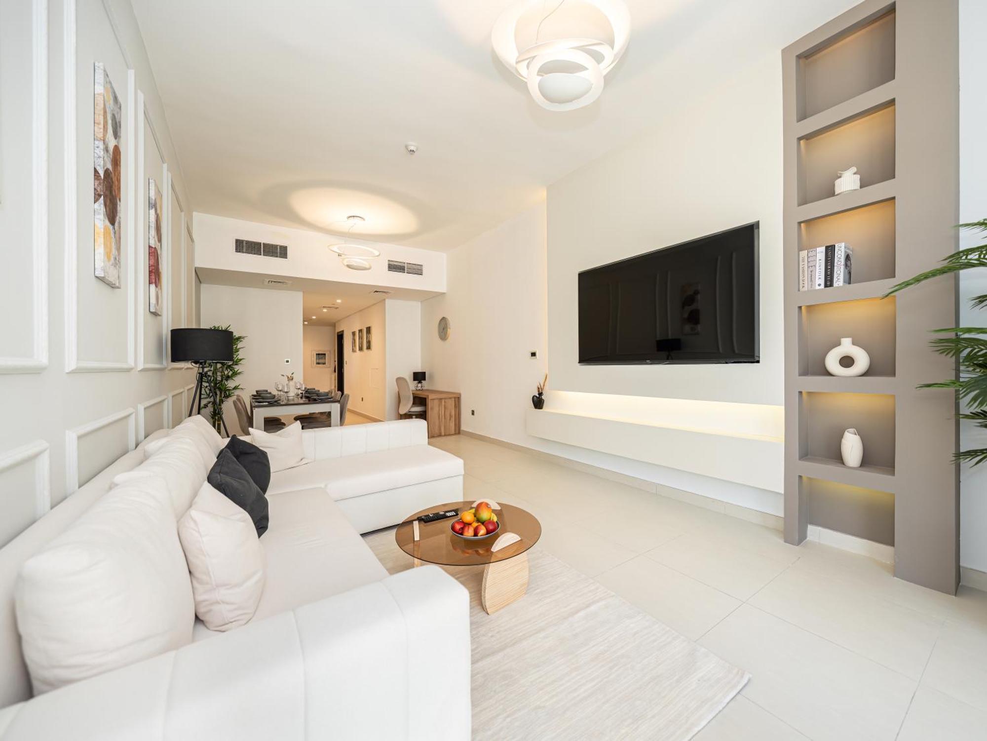 Stunning & Spacious Central 2bed 2bath Burj View Apartment Dubai