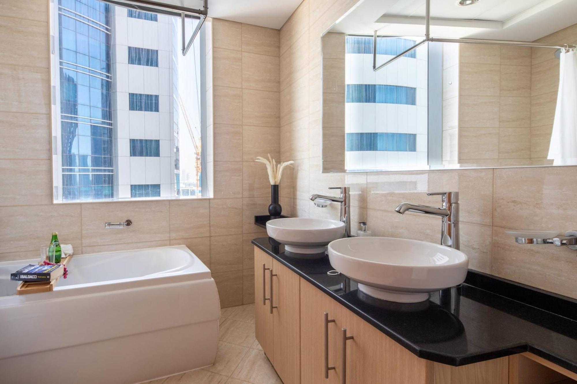 Daire Frank Porter - Ocean Heights Dubai