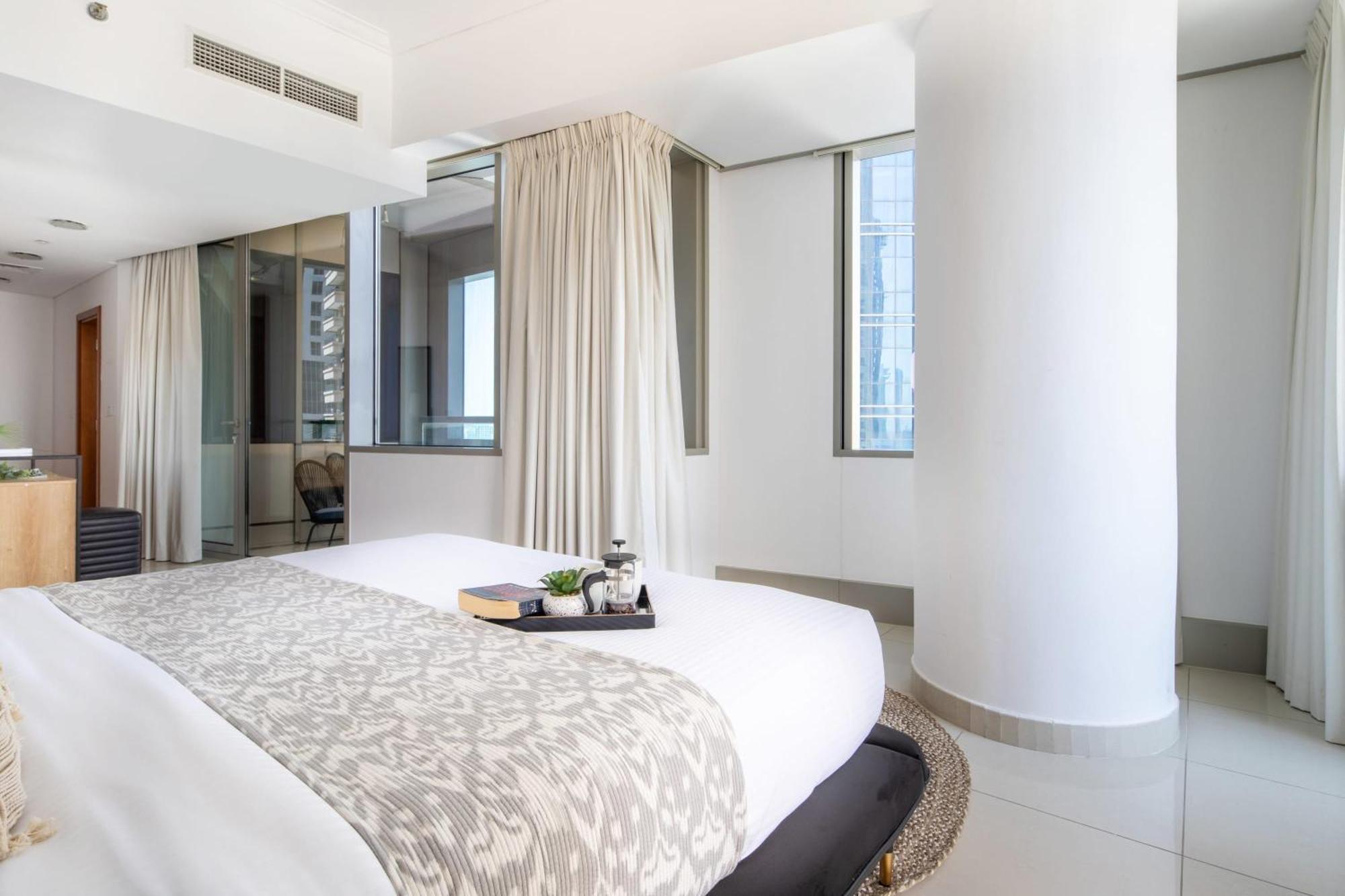 Daire Frank Porter - Ocean Heights Dubai