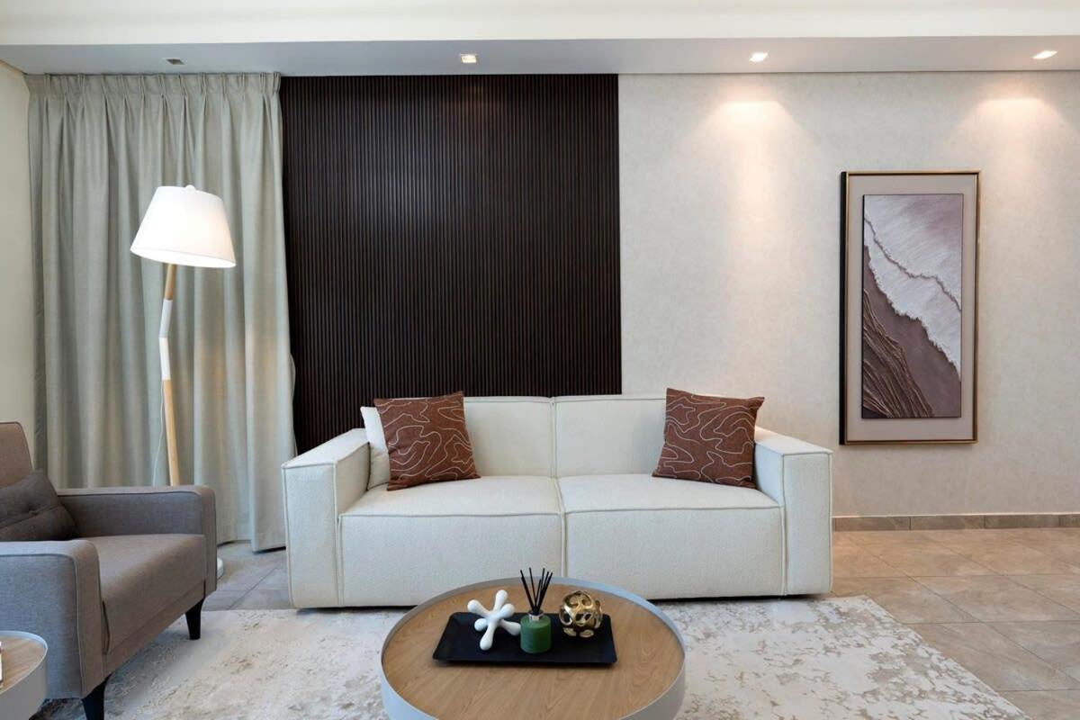Palm Marina Residences 3bd Apartment