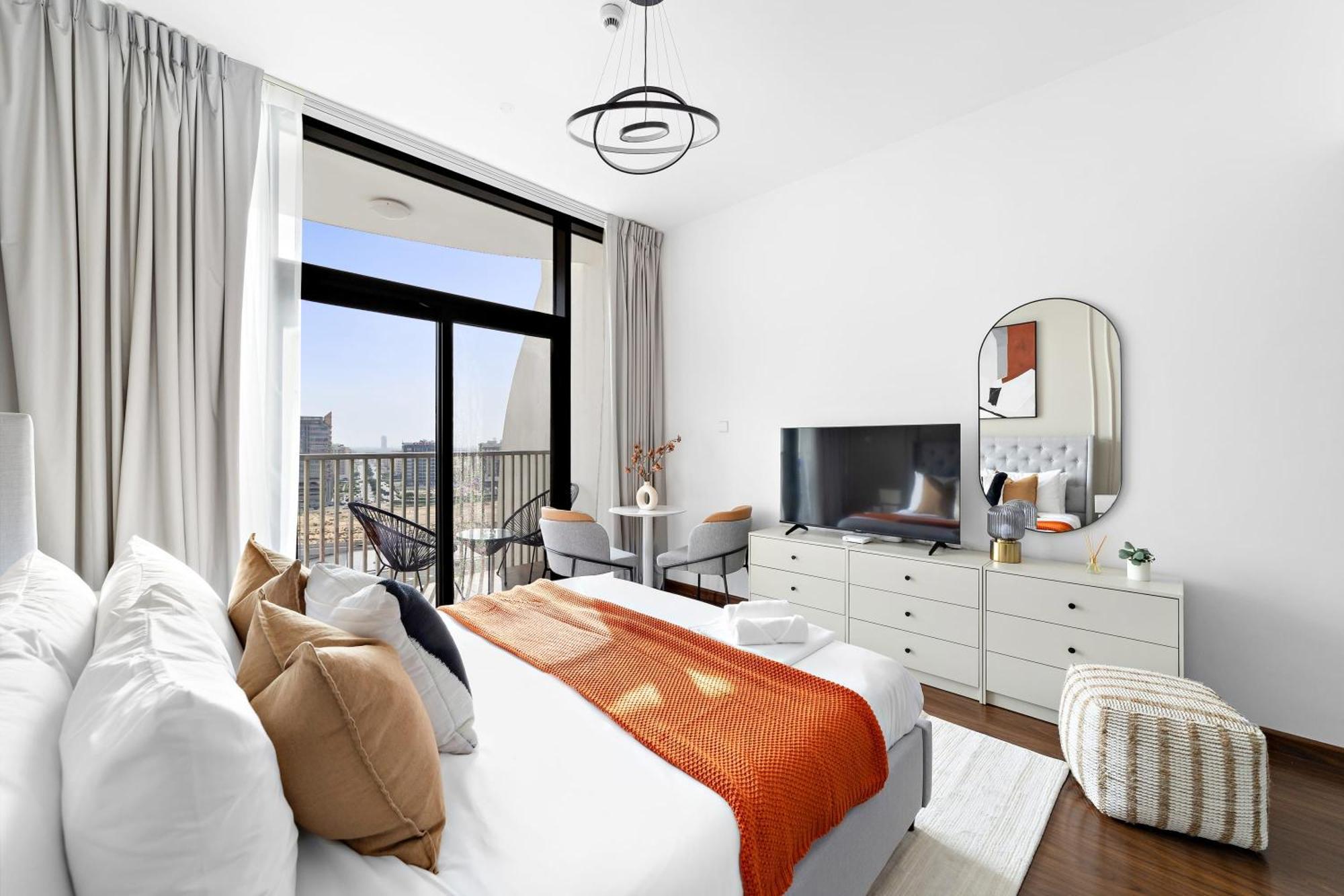 Silkhaus Modern Near Silicon Shopping Mall *
