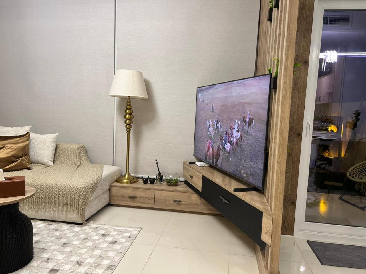 Villa 3 Bedroom Family Friendly In Damac Hills 2