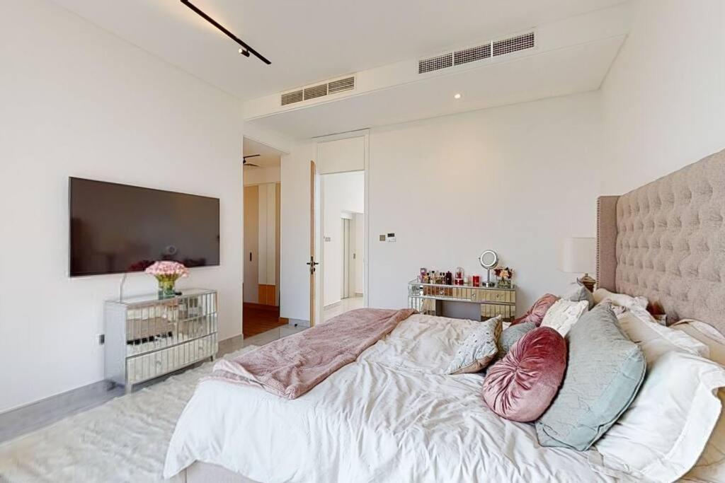Luxurious 5 Bed - Al Barari Dubai