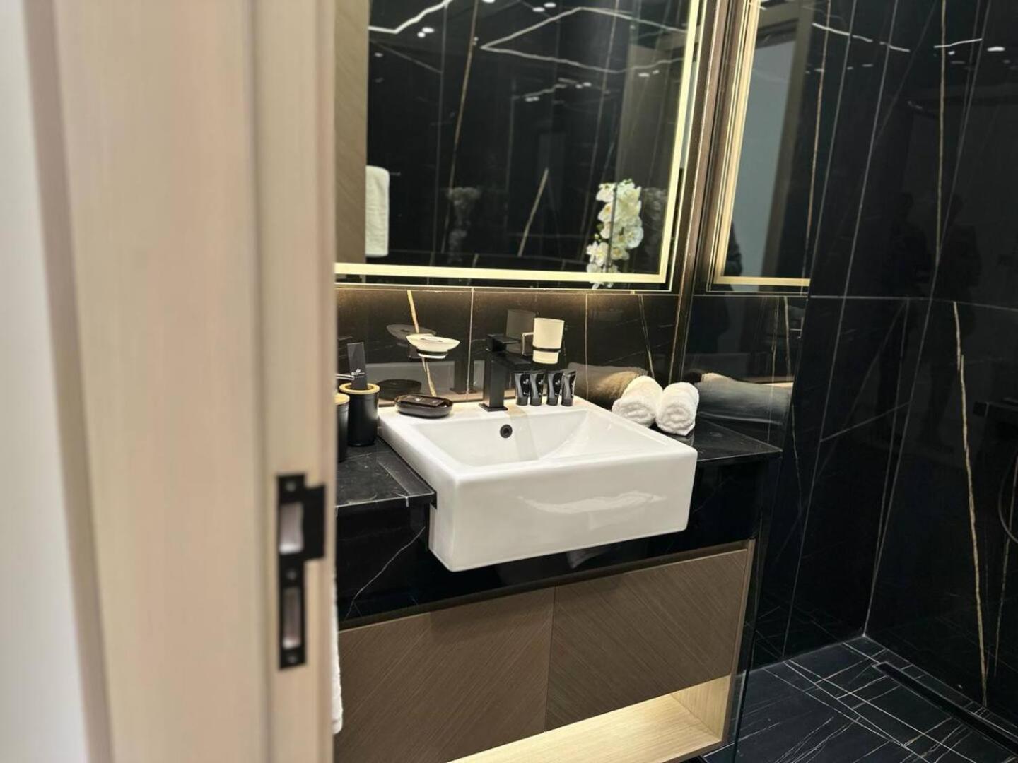 Modern & Smart 1bedroom In Jvc - Fully Furnished Dubai