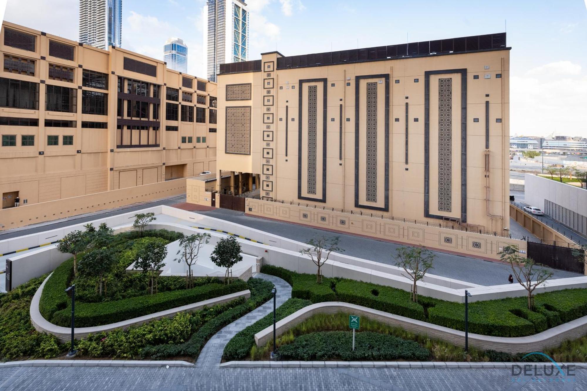 Beautiful 1br At Tower 2 Downtown By Deluxe Homes * Dubai