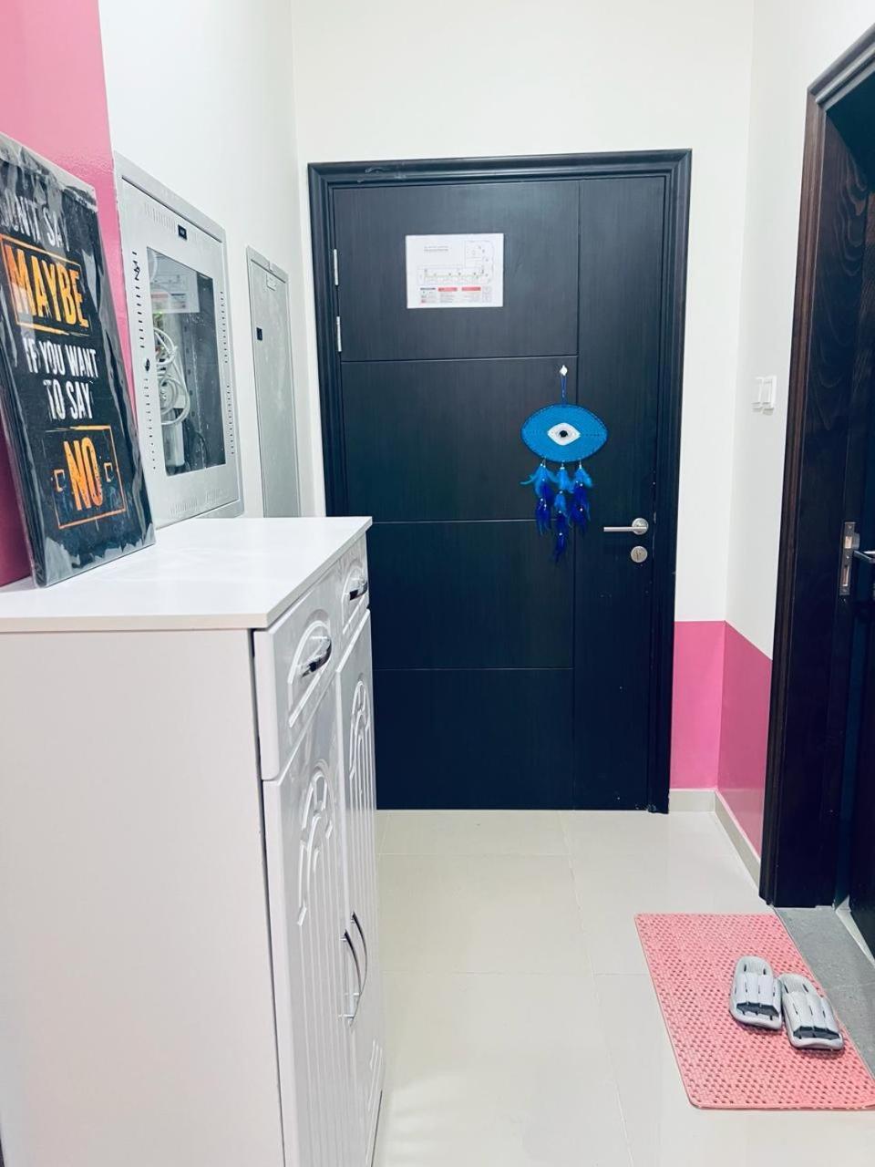Hospedagem domiciliar Moon Backpackers Burjman Exit 2, Family Partitions, Loft Partitions, Dubai