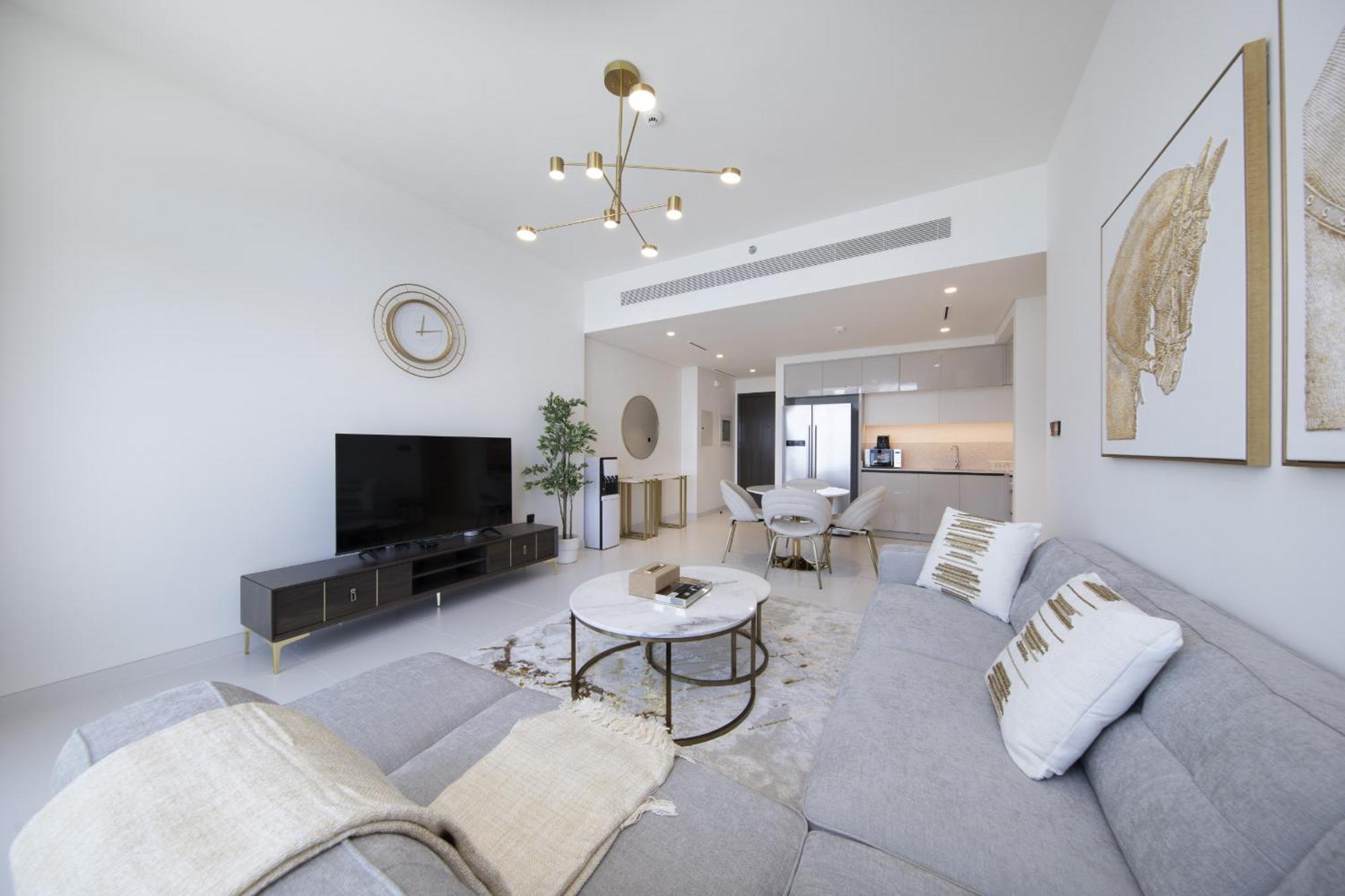 Luxe 2br, Marina Vista, Emaar Beachfront, Harbour Apartment