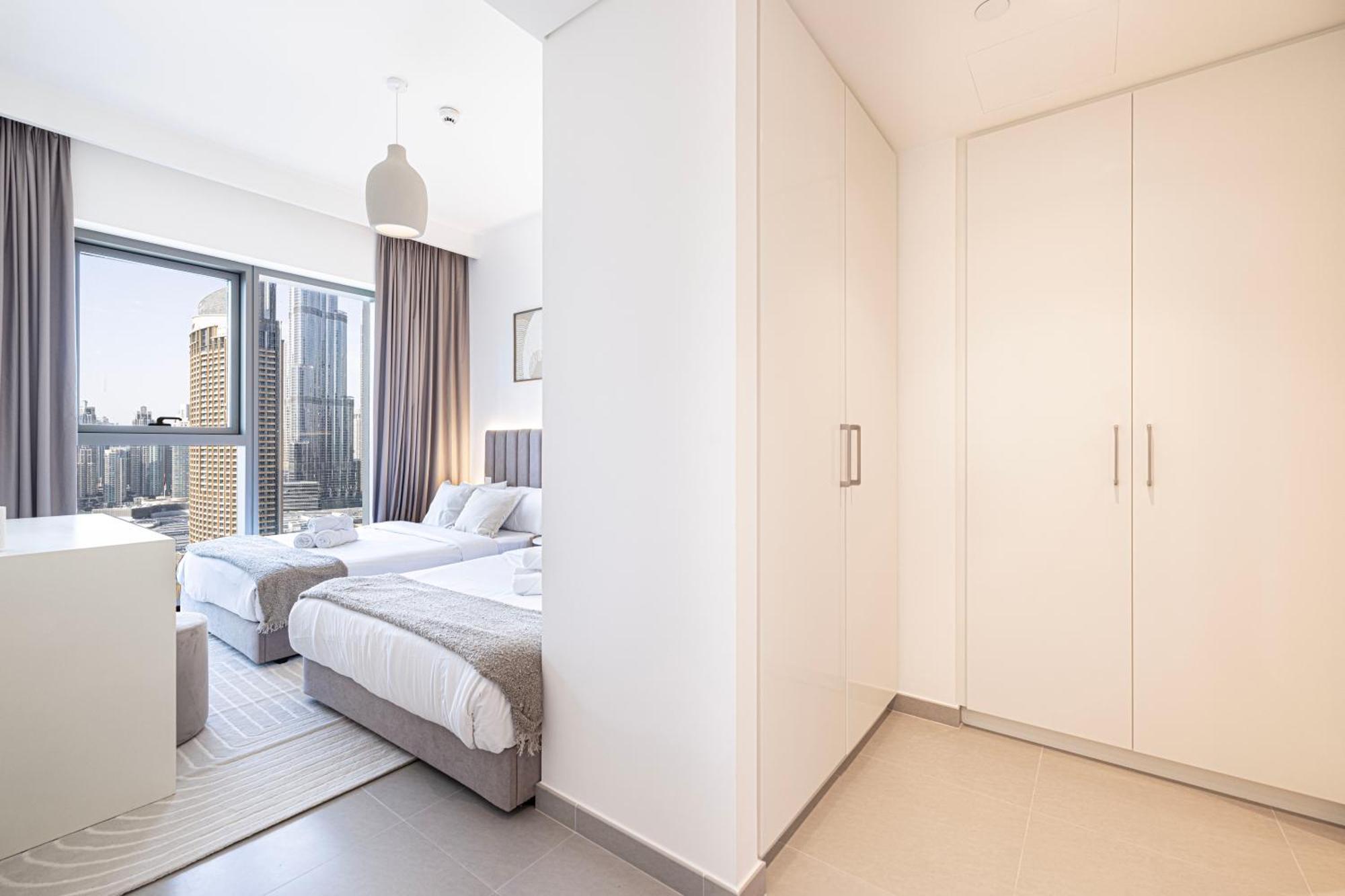 Burj Khalifa View, High Floor, Mall Access, Gym, Infinity-pool, Playground, Bbq, Family Friendly Daire *
