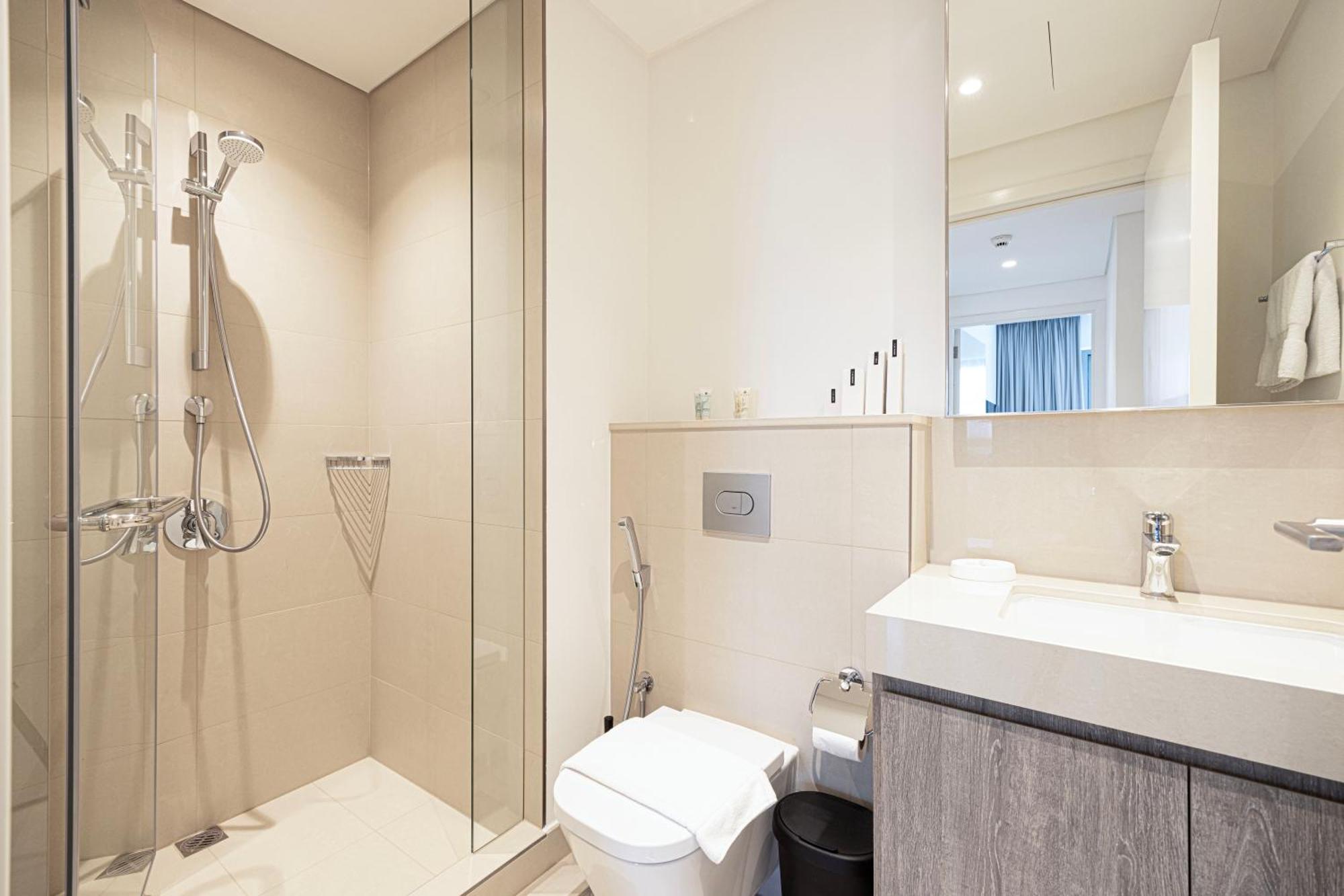 Daire Burj Khalifa View, High Floor, Mall Access, Gym, Infinity-pool, Playground, Bbq, Family Friendly *