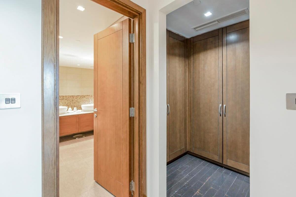 Palm Marina Residences 3bd Apartment Dubai