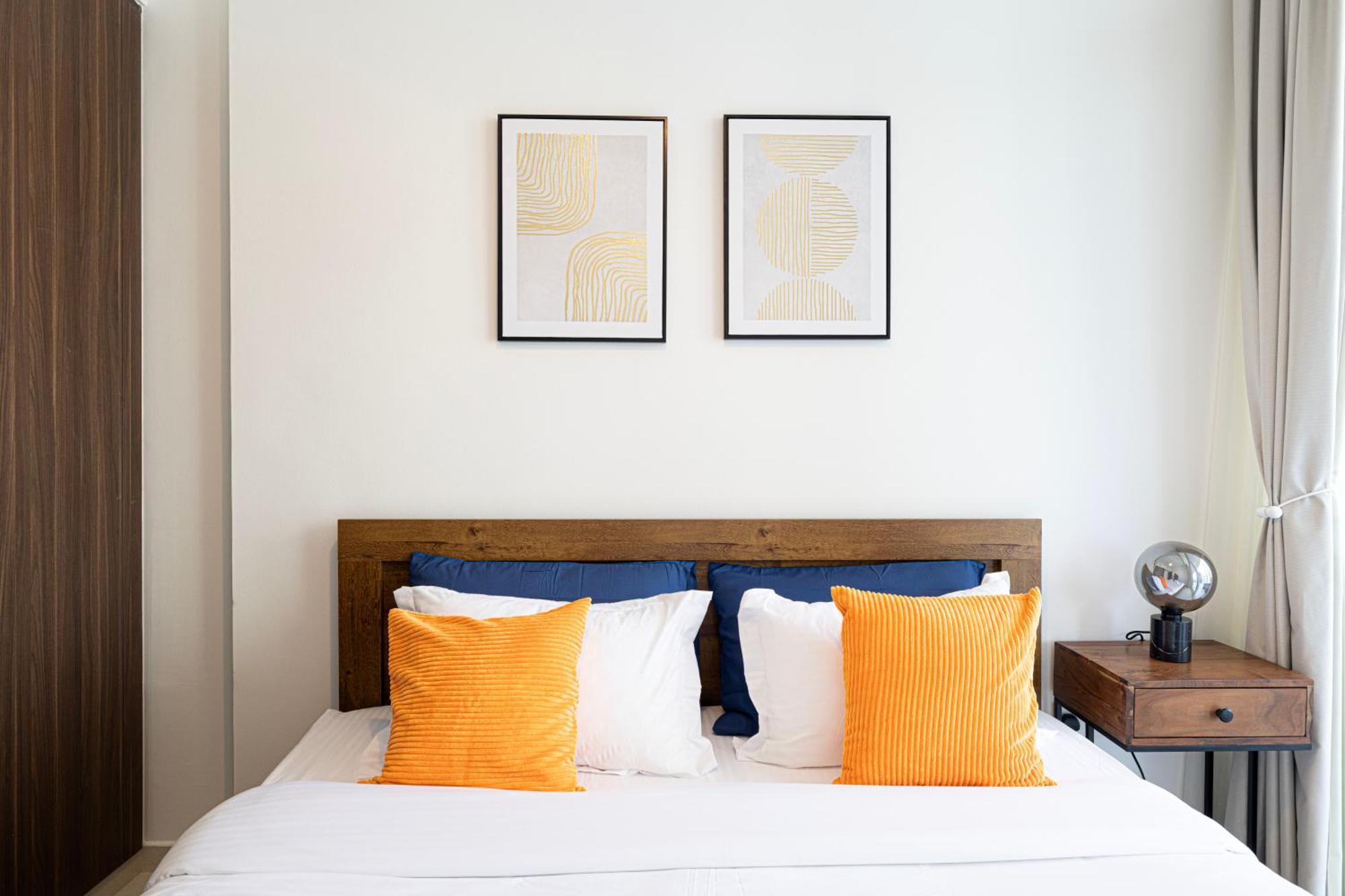 Apartment New Designed 2-br Downtown Dubai