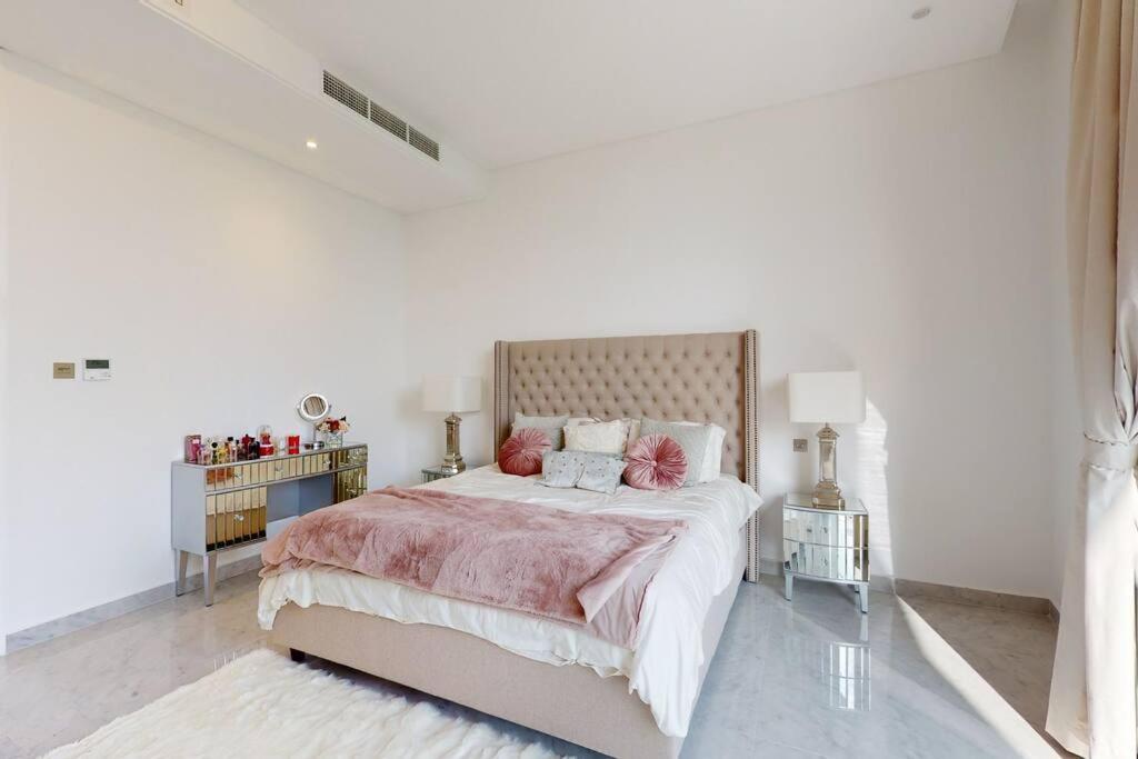 Villa Luxurious 5 Bed - Al Barari *