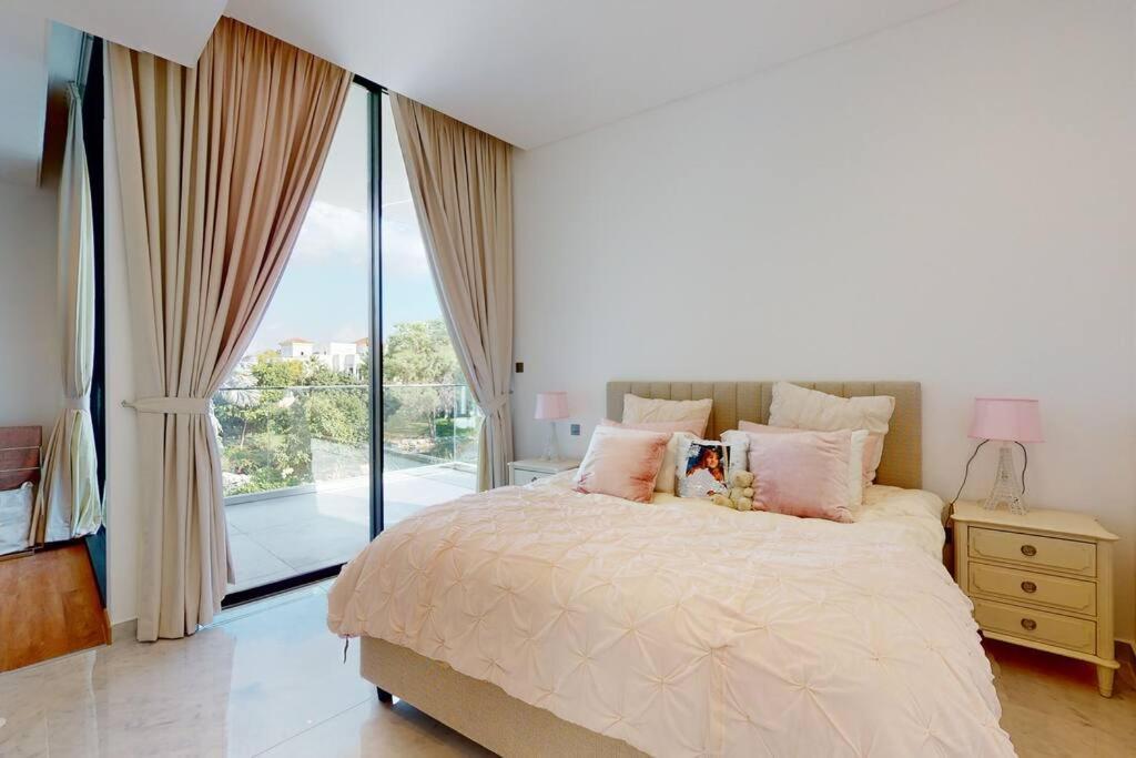Luxurious 5 Bed - Al Barari Villa Dubai