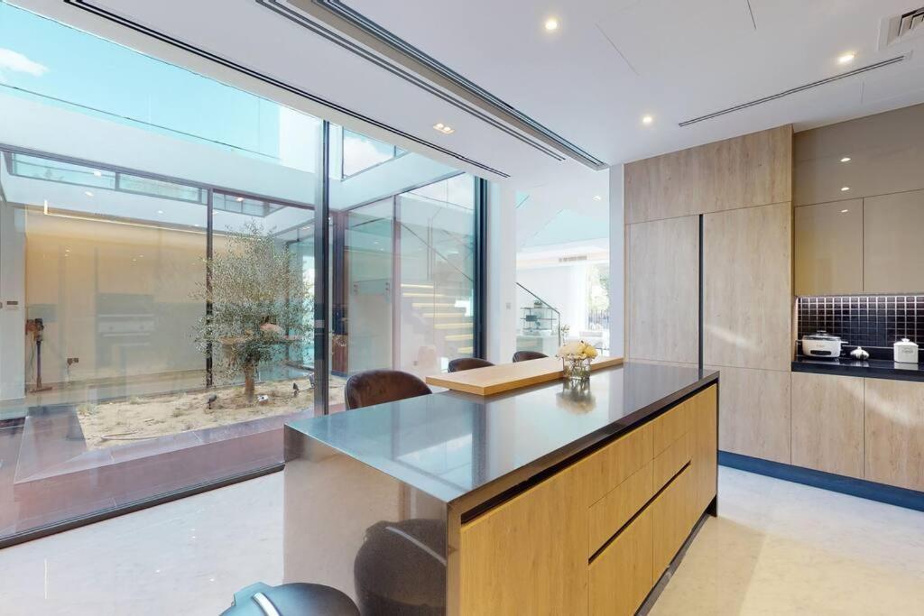 Villa Luxurious 5 Bed - Al Barari Dubai