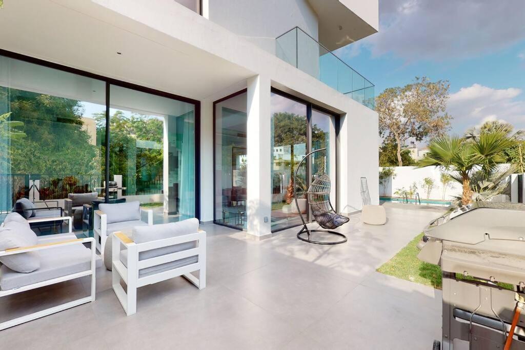Luxurious 5 Bed - Al Barari Villa