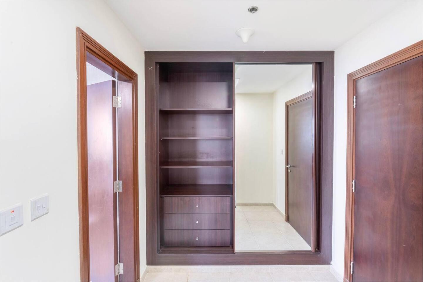 Ensuite In Coliving In Marina