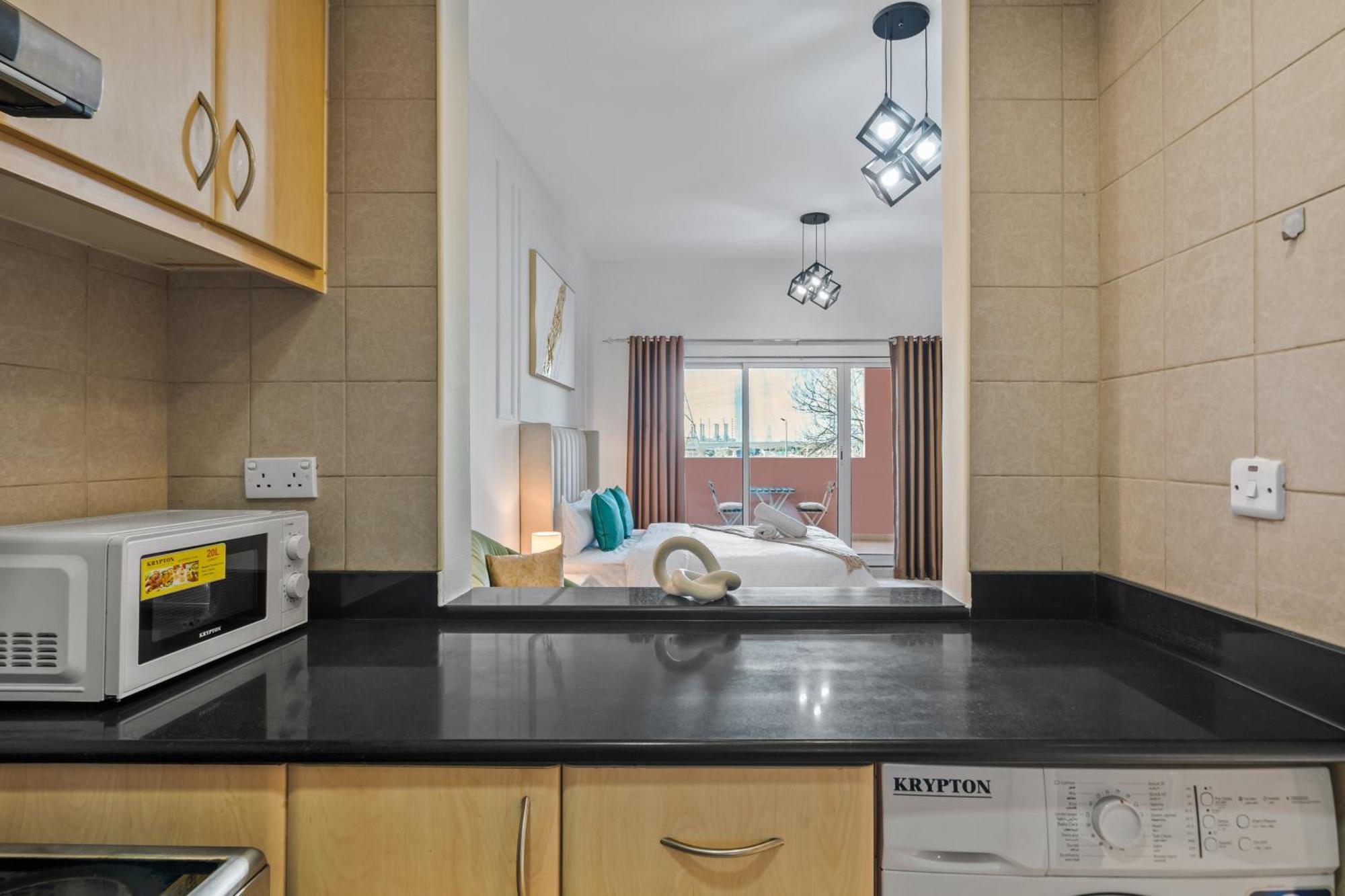Luxurious Near Jbr Apartamento Dubai