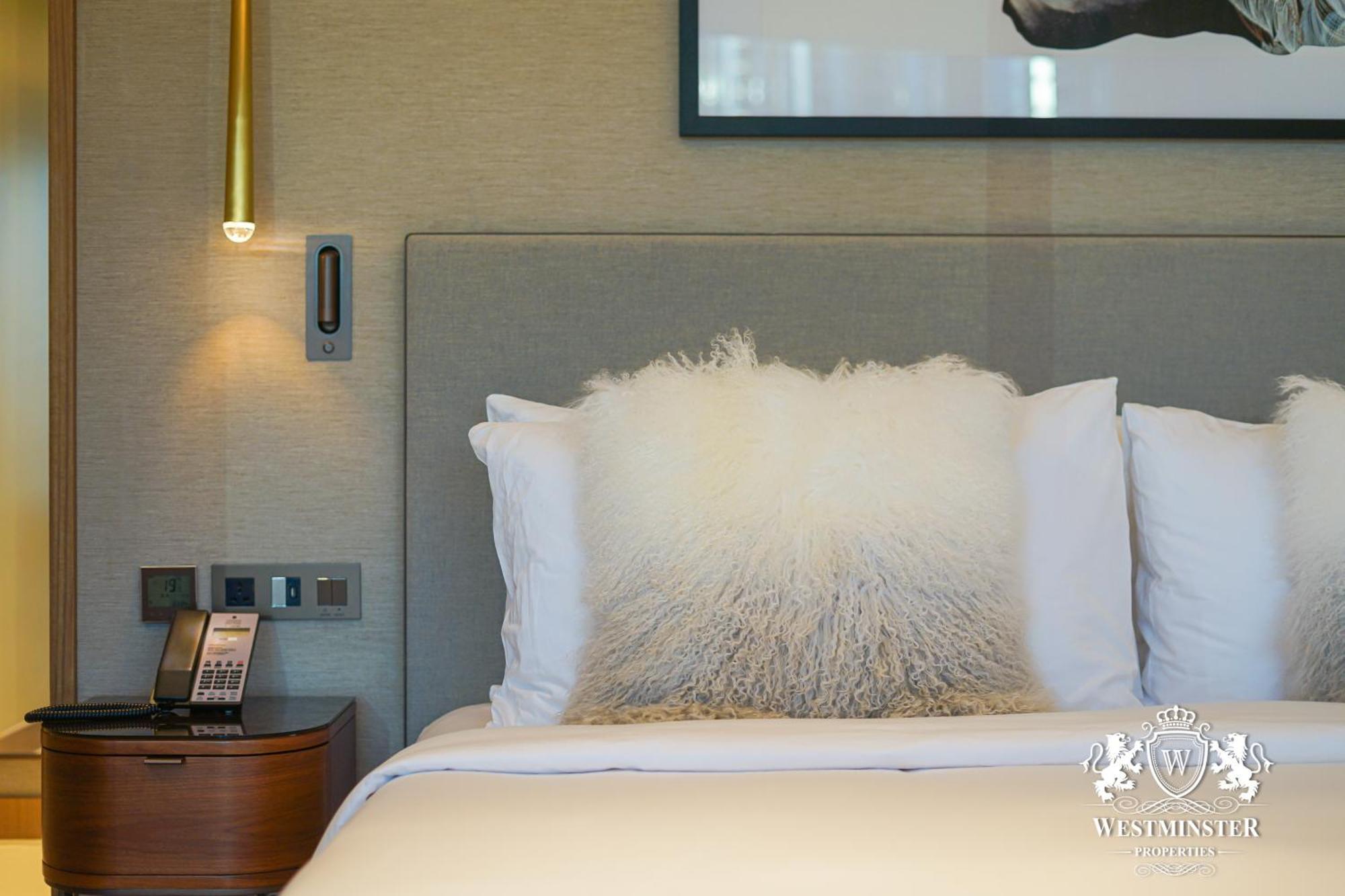 Westminster Opera Grand Apartment Dubai