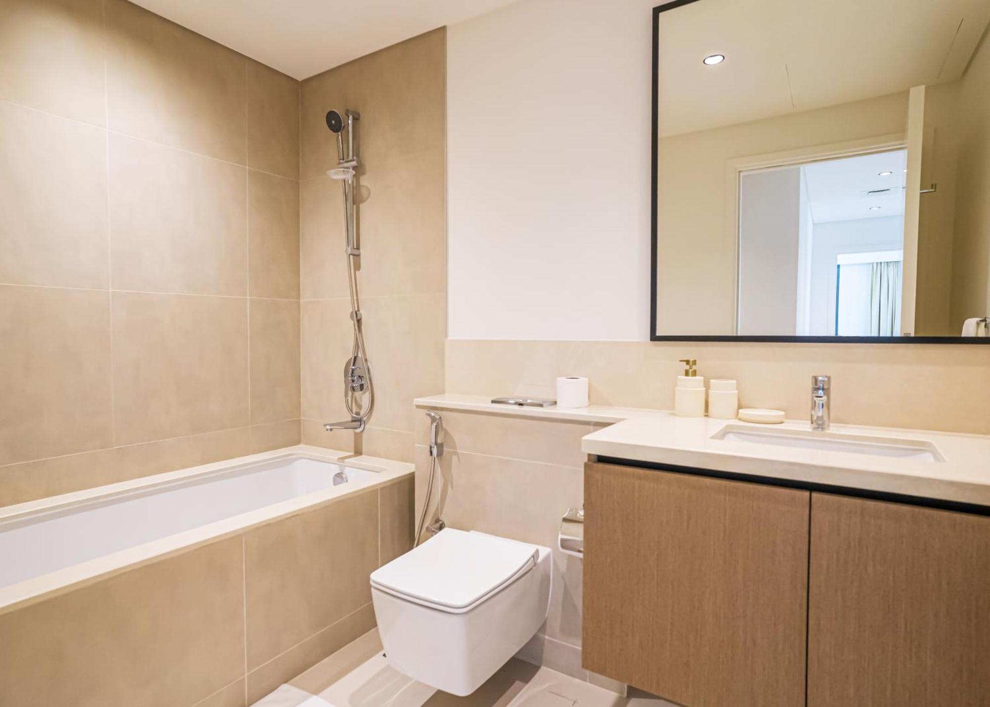 Floor With Burj Khalifa Views And Full Downtown Views171bc-2