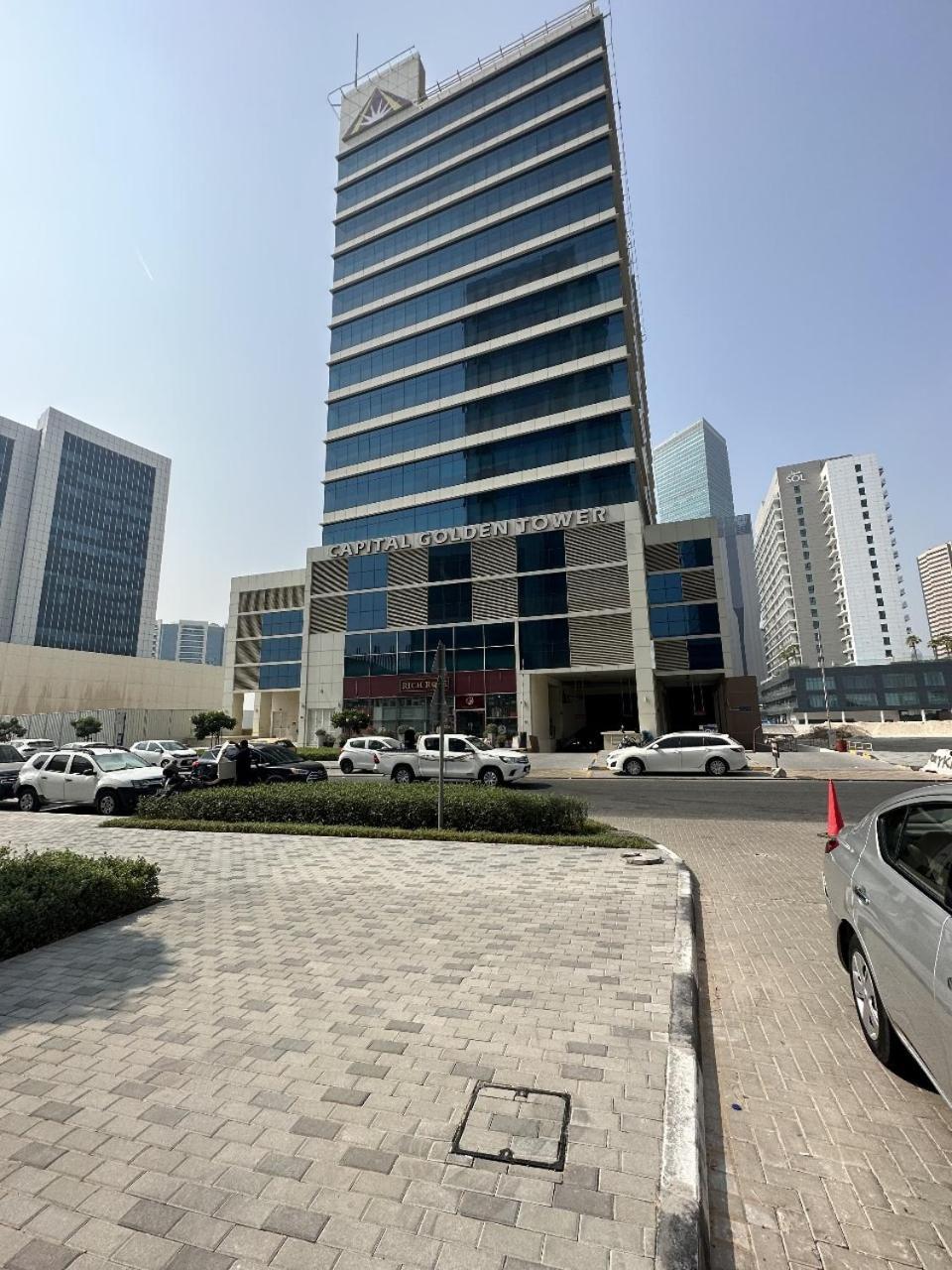 Apartment Oval Tower *