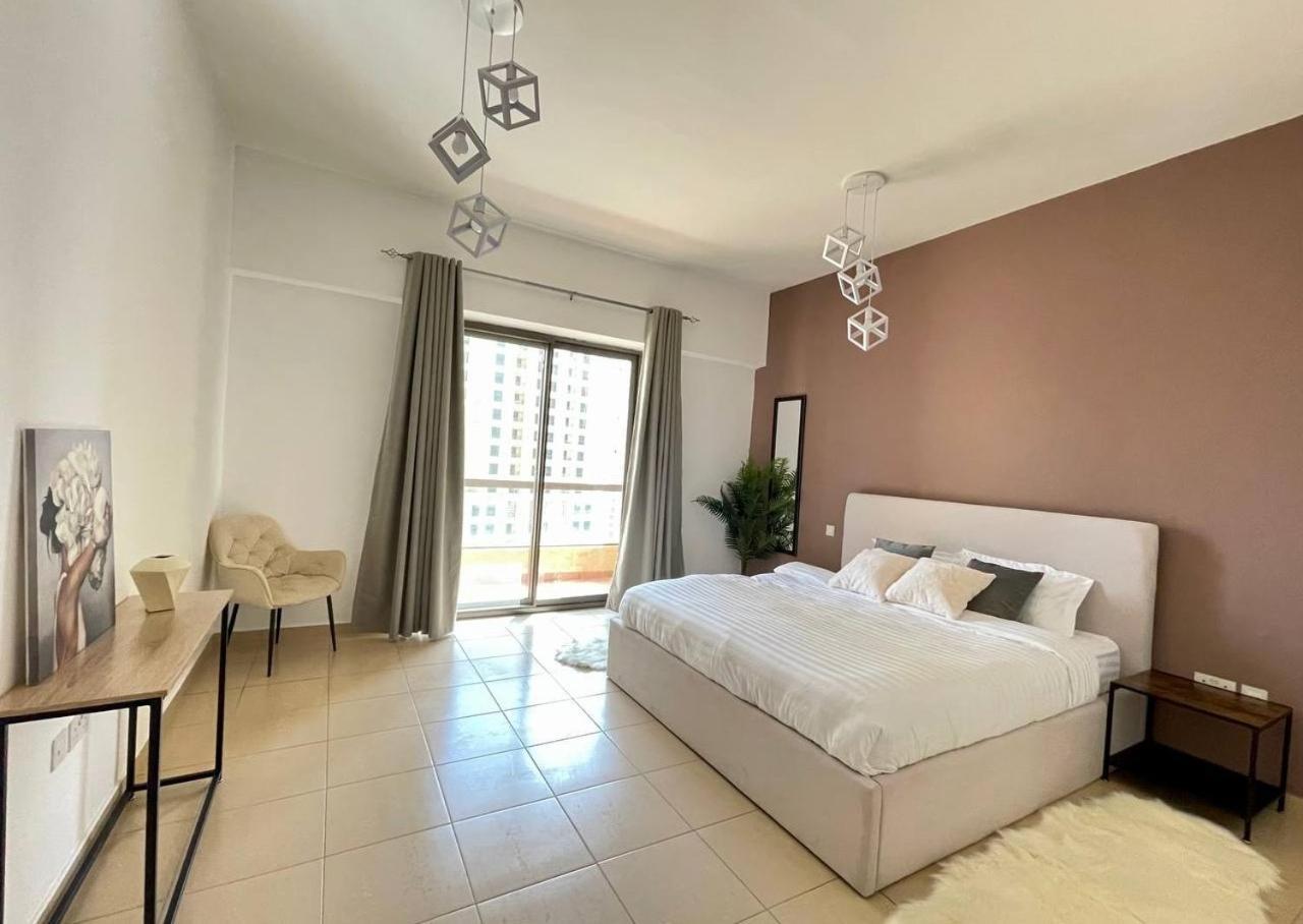 Luxury Jbr , Beach , Pool , Parking Apartment *