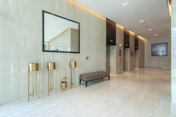 Vogue Downtown - Bellevue Towers *