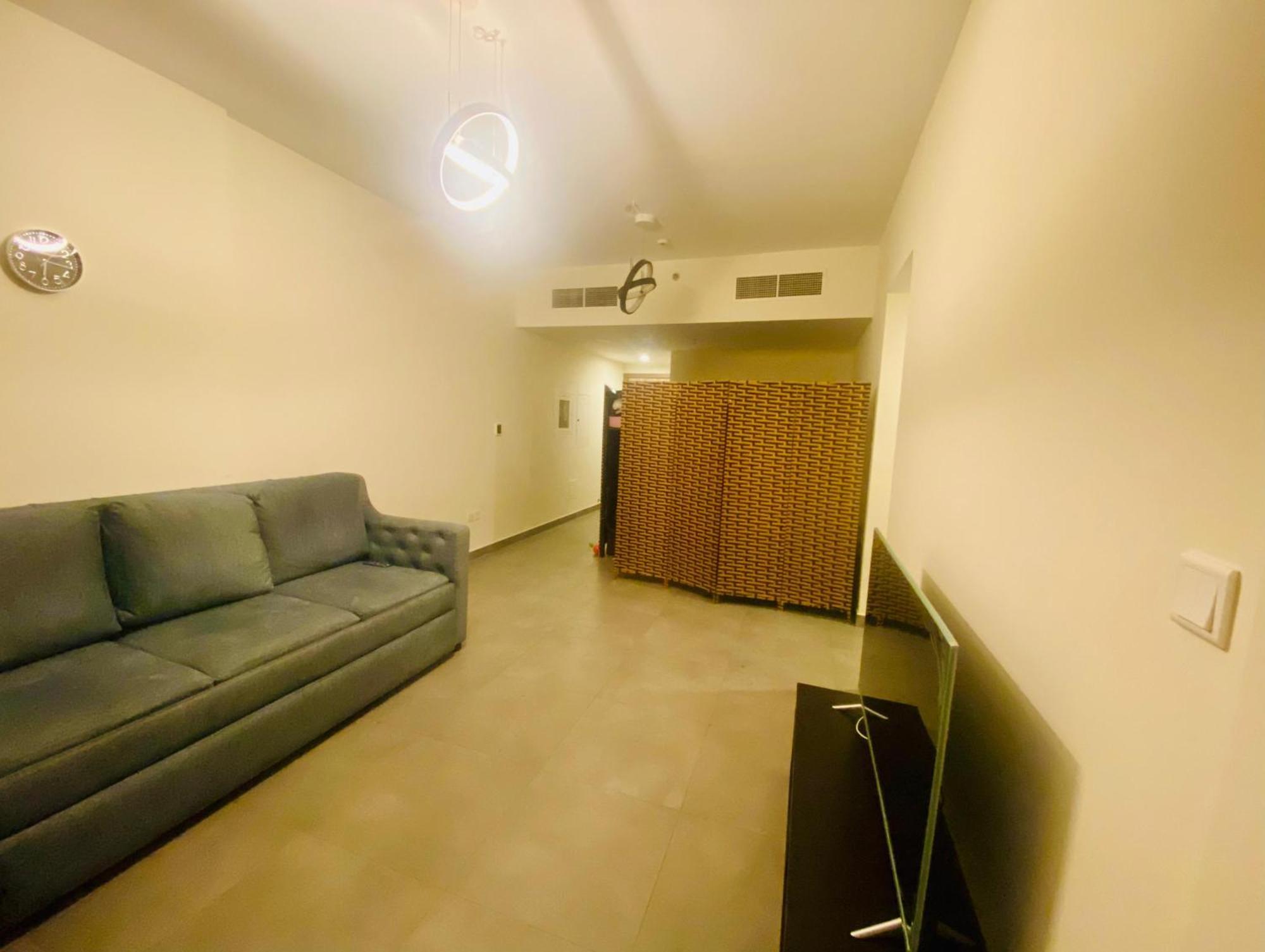 Executive Master Bedroom In Shared * Dubai
