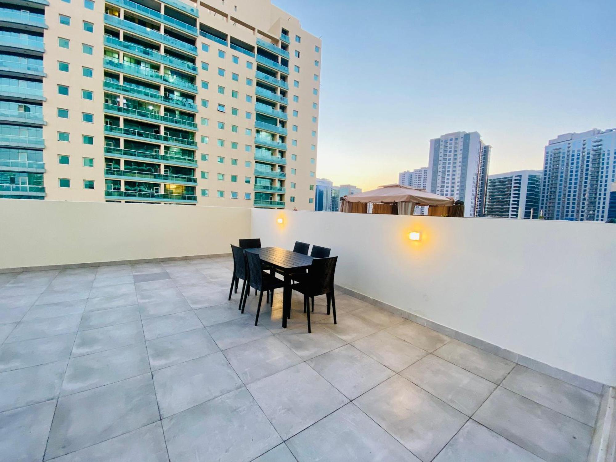Executive Master Bedroom In Shared *