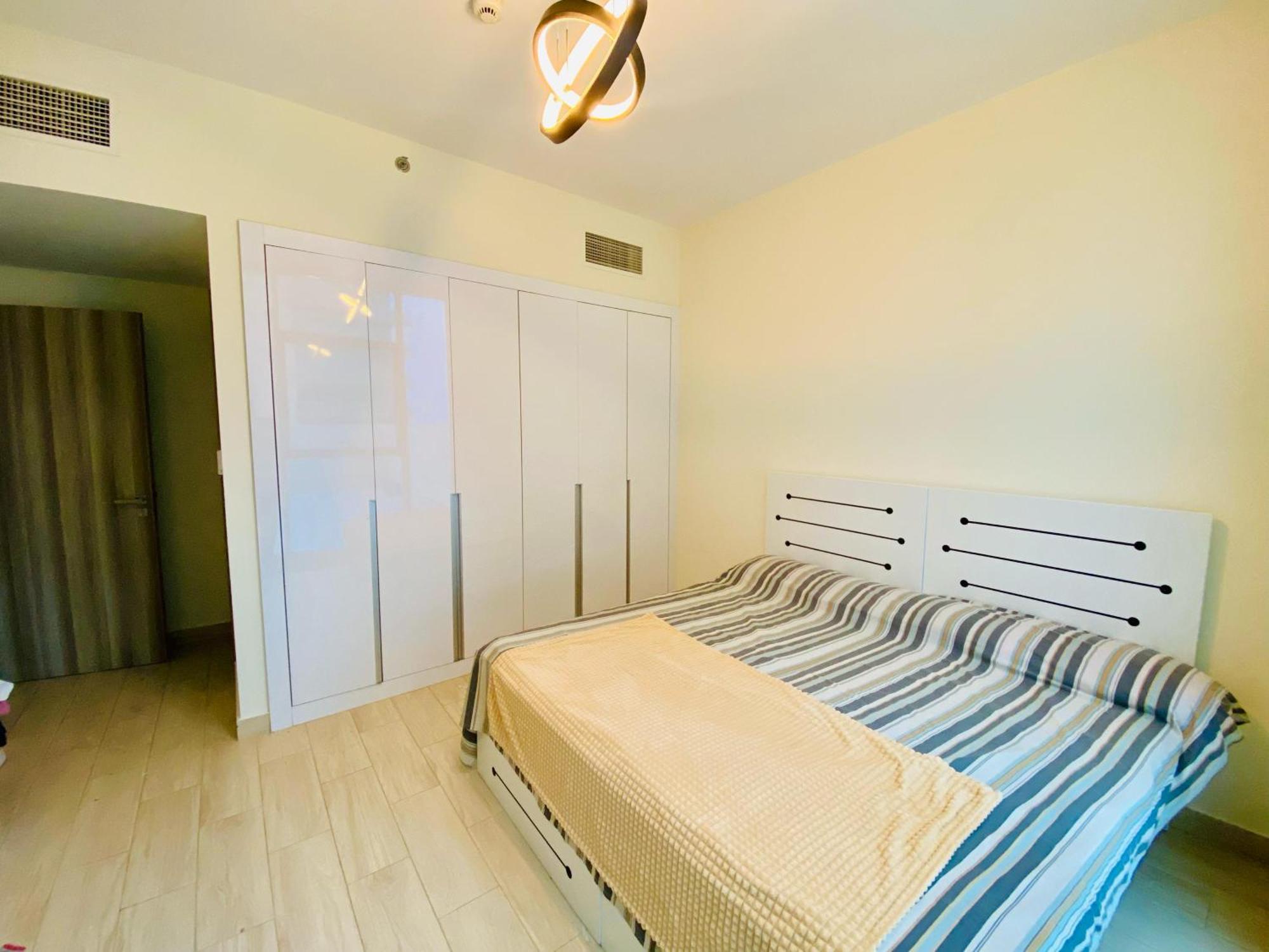 Executive Master Bedroom In Shared * Dubai