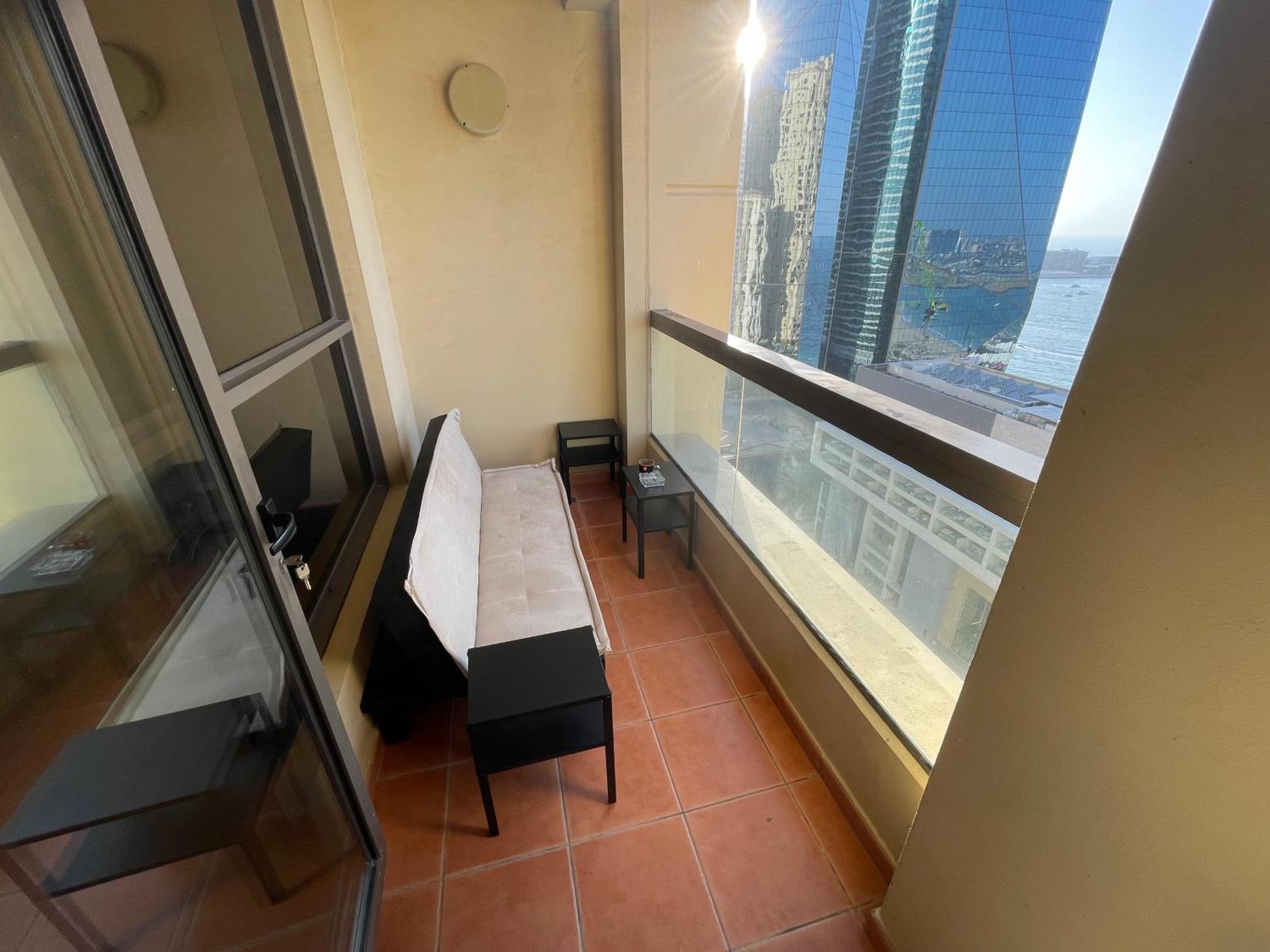 Albergue Seaview Beach Jbr - Walk To Beach - Gym - Pool - Metro Station Dubai