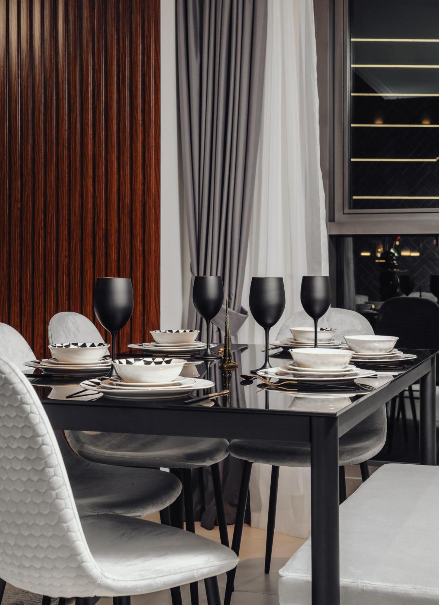 Sky-high Gem: Burj Khalifa & Fountain View Apartment