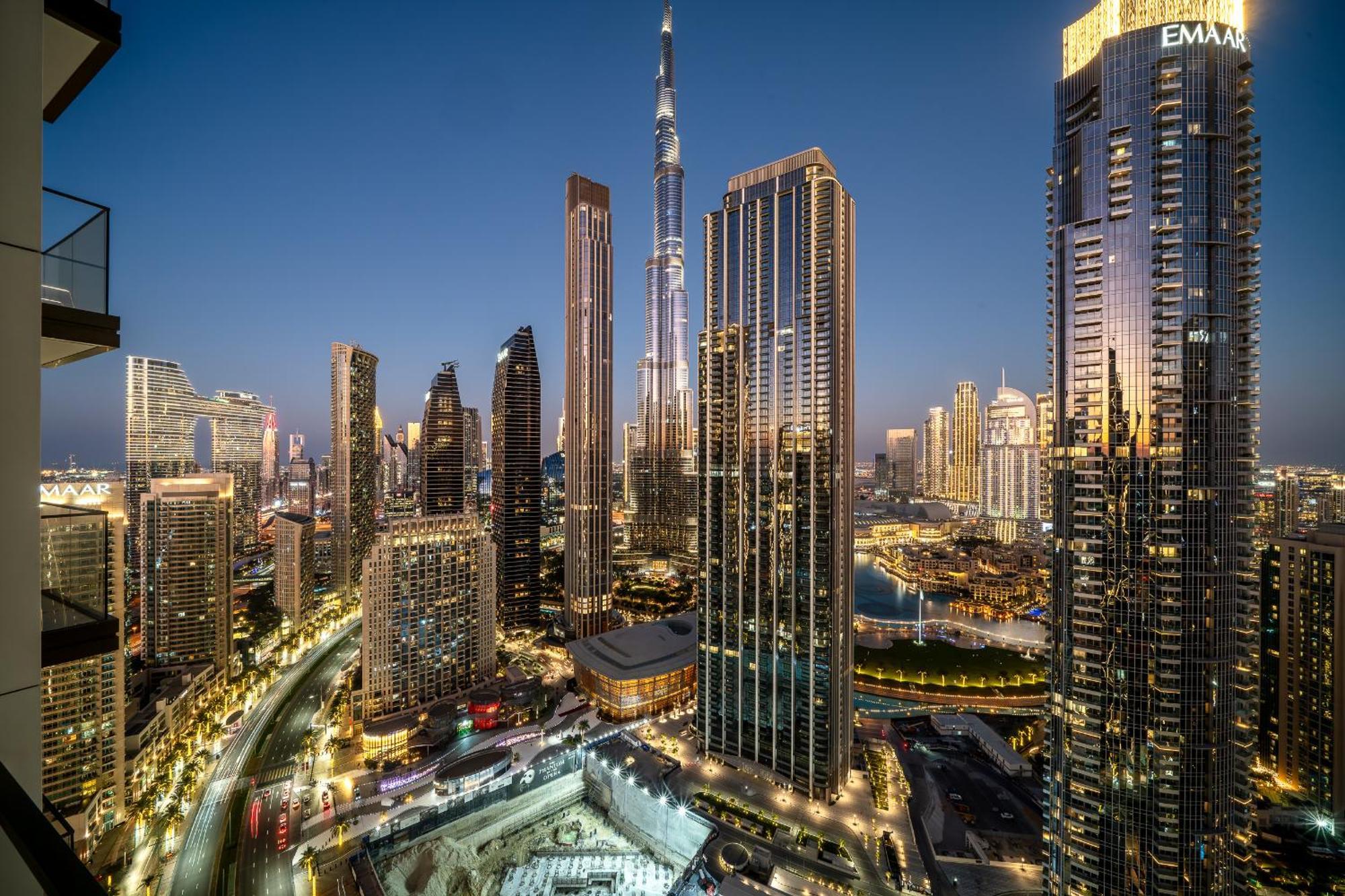 Apartment Sky-high Gem: Burj Khalifa & Fountain View *