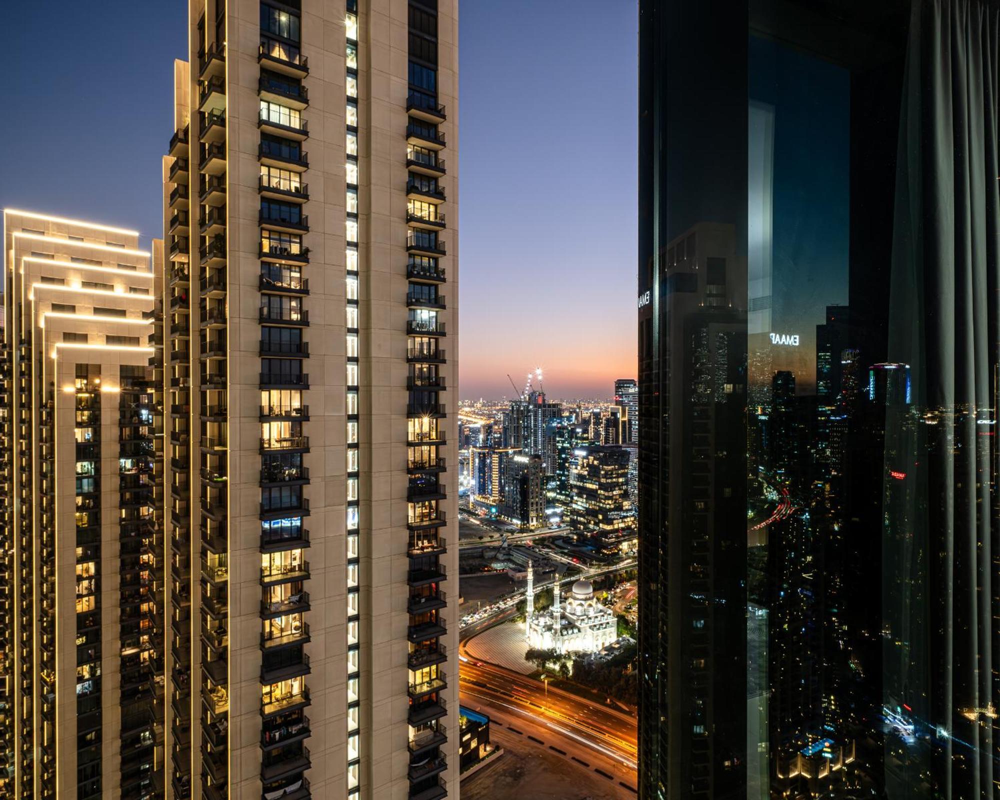 Apartment Sky-high Gem: Burj Khalifa & Fountain View