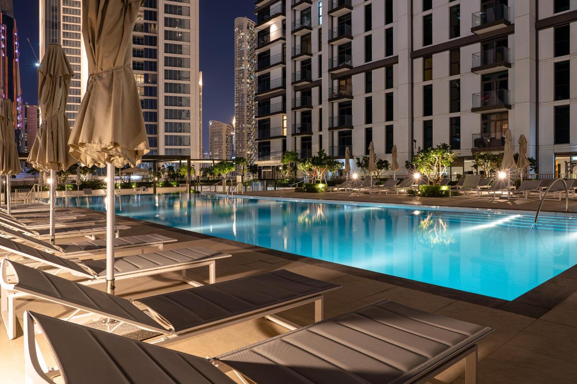Sky-high Gem: Burj Khalifa & Fountain View Apartment