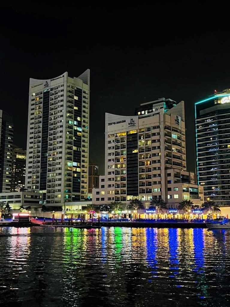Amazing 1 Bedroom In Marina Apartamento